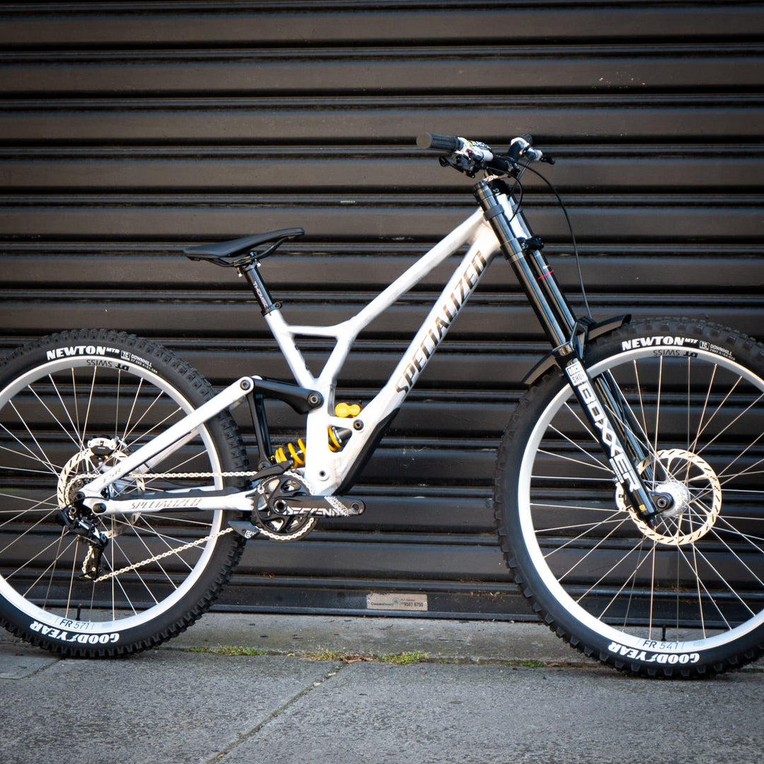 Bike Specialized Demo Race | Boxxer Ult. | X01DH | FR541 Vault Silver | Maven | S3/LGE Brushed Silver 2025 | CUSTOM BUILD