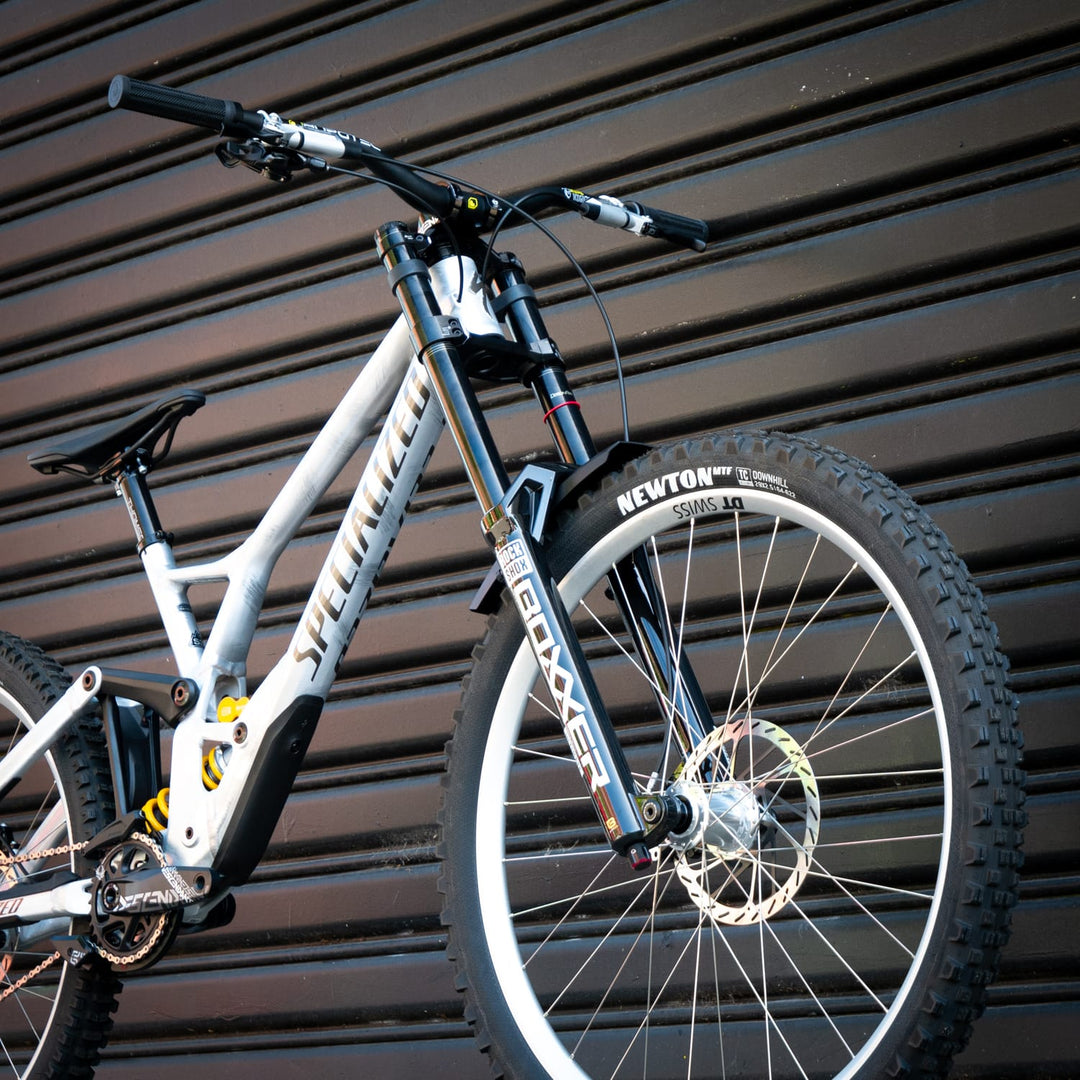Bike Specialized Demo Race | Boxxer Ult. | X01DH | FR541 Vault Silver | Maven | S3/LGE Brushed Silver 2025 | CUSTOM BUILD