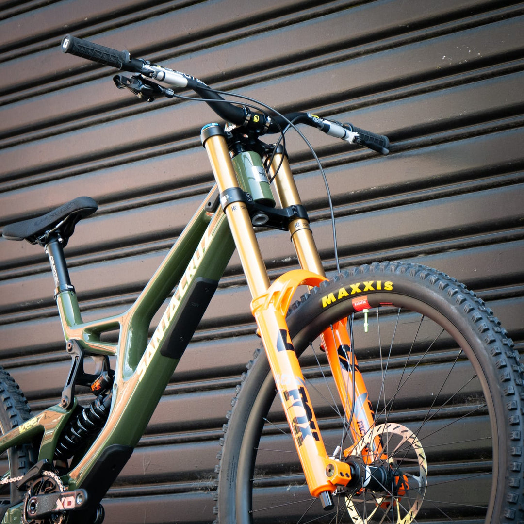 Bike Santa Cruz V10.8 CC | FOX 40 ORANGE | X01 DH | RSV AL |KELP LGE MX 2026 | CUSTOM BUILD