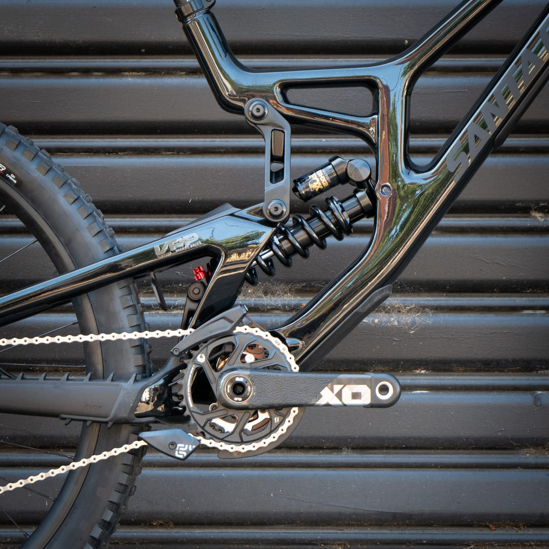 Bike Santa Cruz V10 CC | FOX 40 STEALTH | RSV HOPE | SRAM X0 DH MAVEN | BLACK SPECKLE MX LGE | CUSTOM BUILD '26