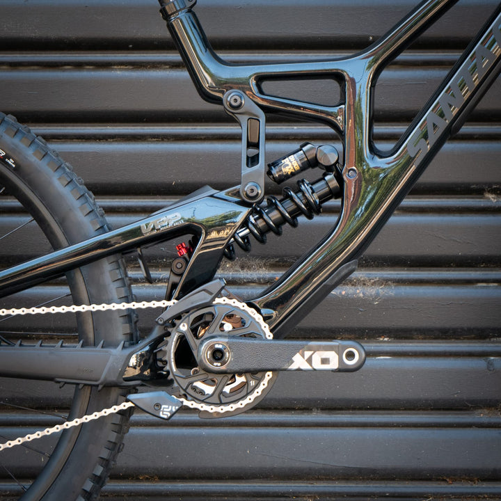 Bike Santa Cruz V10 CC | FOX 40 STEALTH | RSV HOPE | SRAM X0 DH MAVEN | BLACK SPECKLE MX LGE | CUSTOM BUILD '26