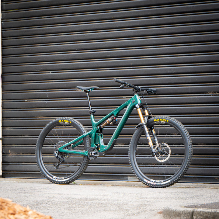 Yeti SB140 29" T-Series | SRAM X01  AXS T-TYPE | DT XMC Carbon | LGE | EMERALD | '25