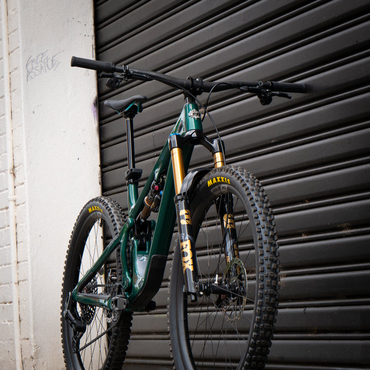 Yeti SB140 29" T-Series | SRAM X01  AXS T-TYPE | DT XMC Carbon | LGE | EMERALD | '25