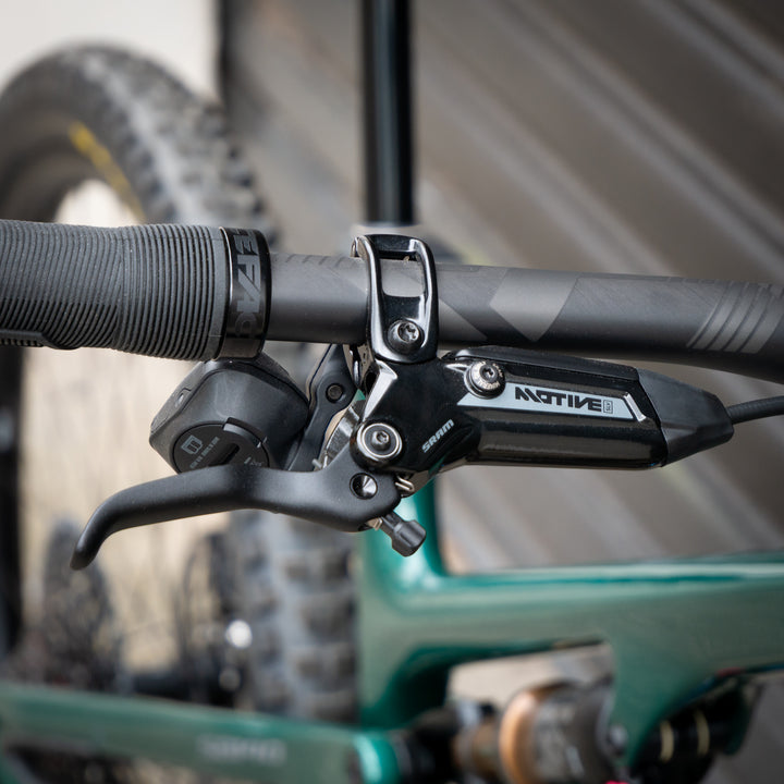 Yeti SB140 29" T-Series | SRAM X01  AXS T-TYPE | DT XMC Carbon | LGE | EMERALD | '25