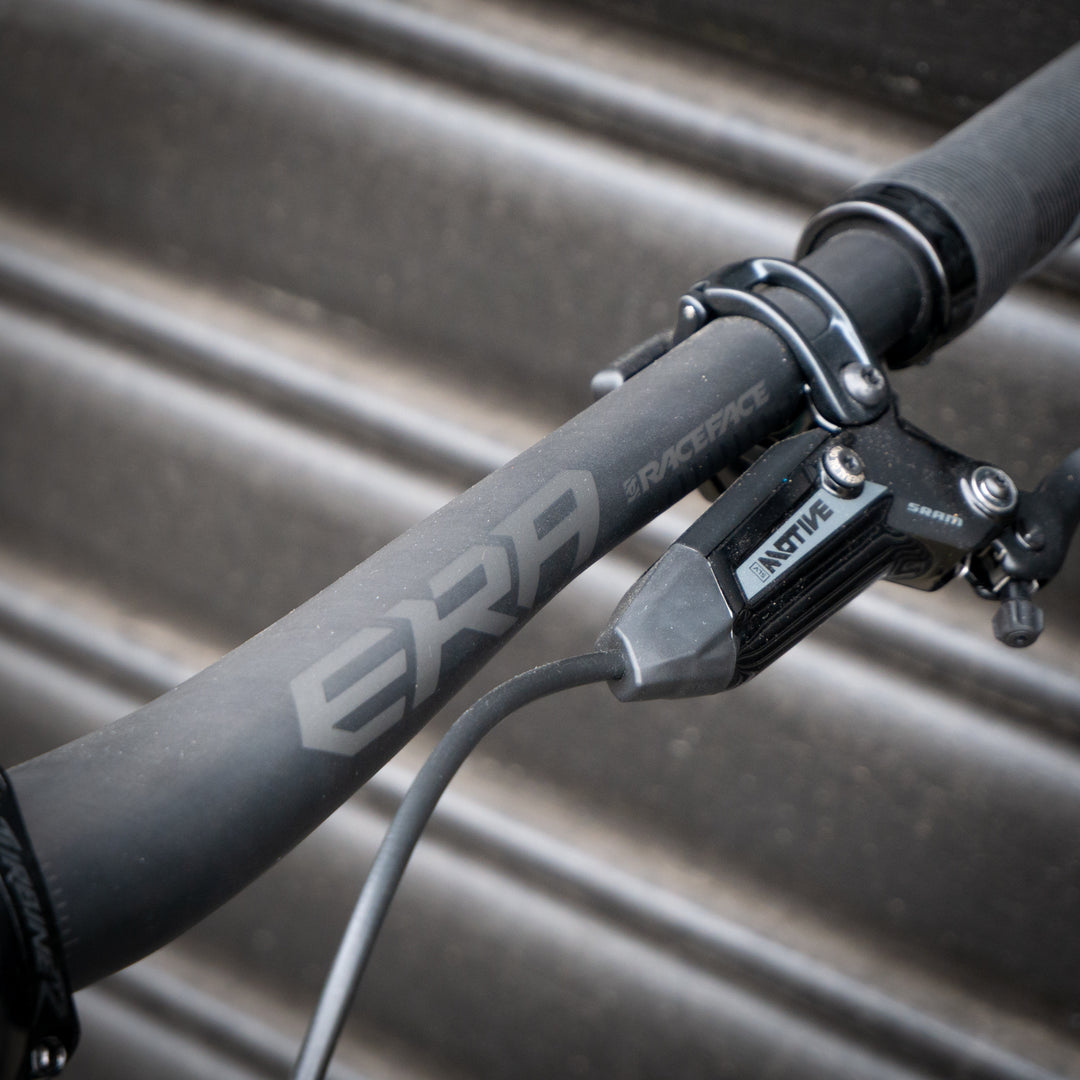 Yeti SB140 29" T-Series | SRAM X01  AXS T-TYPE | DT XMC Carbon | LGE | EMERALD | '25