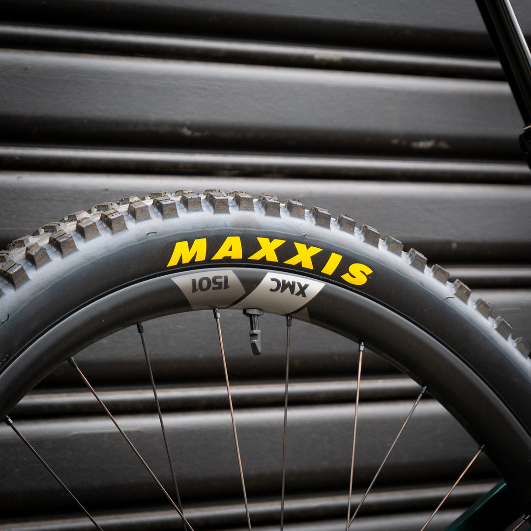 Yeti SB140 29" T-Series | SRAM X01  AXS T-TYPE | DT XMC Carbon | LGE | EMERALD | '25