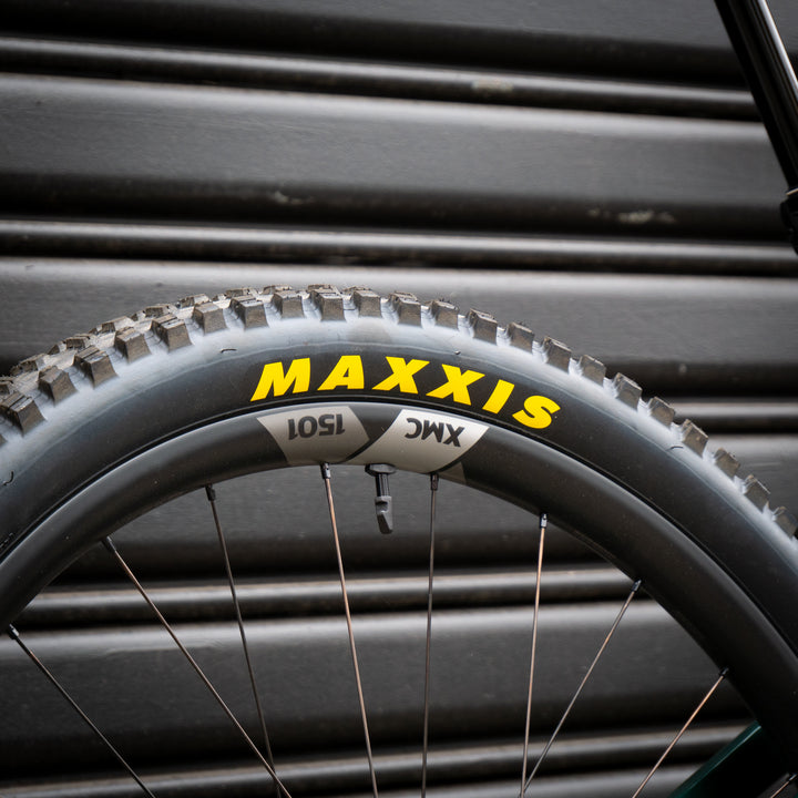 Yeti SB140 29" T-Series | SRAM X01  AXS T-TYPE | DT XMC Carbon | LGE | EMERALD | '25