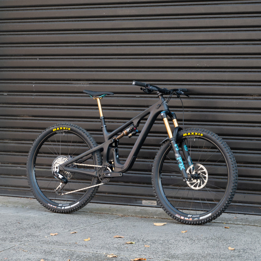 raw mountainbikes Bike Yeti SB140 29" T-Series | SRAM 90 | MED | RAW | '25