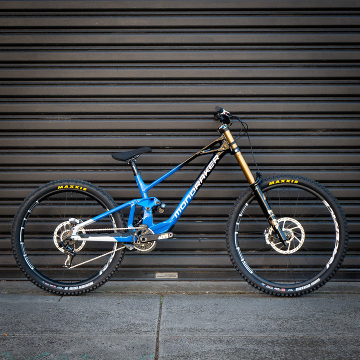 Bike MONDRAKER SUMMUM RR | FOX FACTORY 40 2027 | RACEFACE ATLAS | SRAM X0 DH MAVEN | CARRERA BLUE MX LGE | CUSTOM BUILD ’27