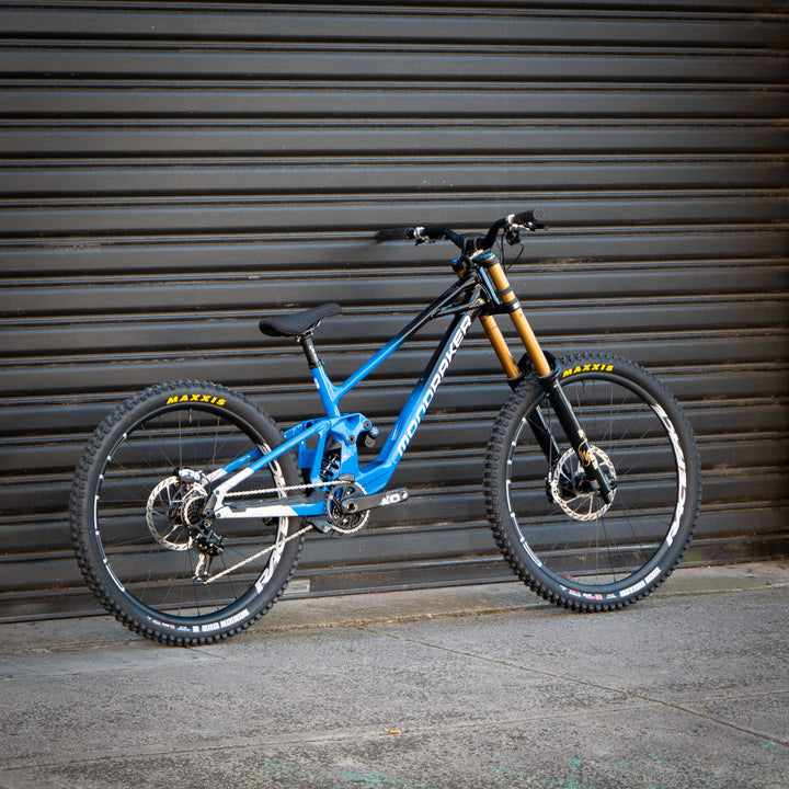 Bike MONDRAKER SUMMUM RR | FOX FACTORY 40 2027 | RACEFACE ATLAS | SRAM X0 DH MAVEN | CARRERA BLUE MX LGE | CUSTOM BUILD ’27