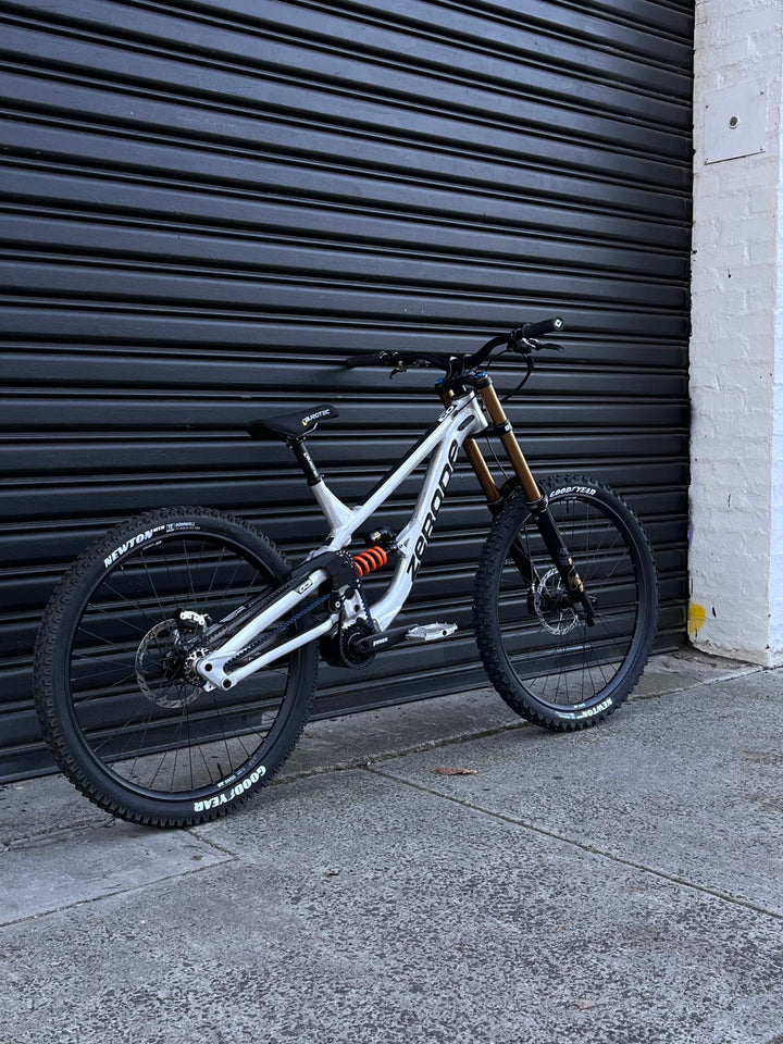 Bike  Zerode G3 | Smart Shift | FOX 40 | HOPE | MED | RAW | CUSTOM BUILD