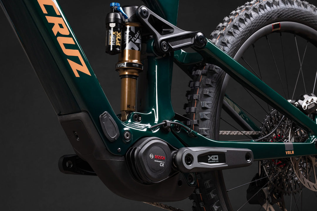 Bike Santa Cruz Vala CC | MX | XO-AXS RSV | GLOSS TRANSLUCENT GREEN | LGE 2025
