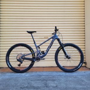 Bike Santa Cruz | Hightower 3 CC | SRAM XX1 | Lyrik Ultimate | I-9 HYDRA | LGE | Gloss Ocean Blue '24 | CUSTOM BUILD